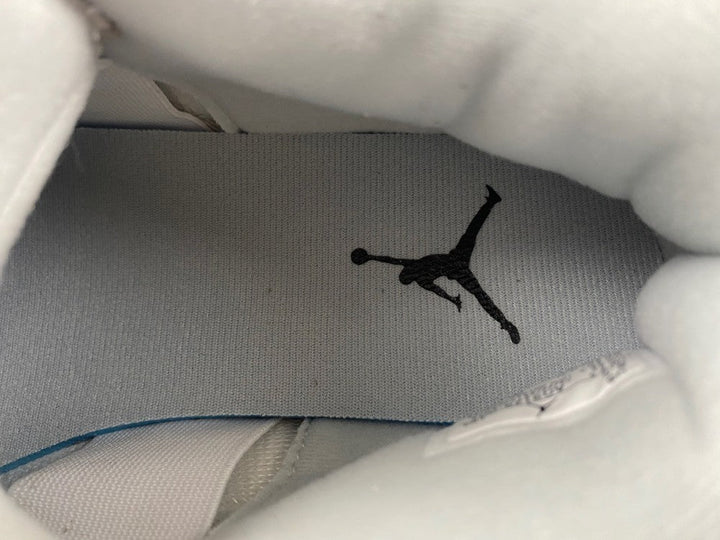 Jordan Air Jordan 4 WMNS Frozen Moments Silver Sneakers AQ9129-001