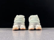 New Balance 9060 U9060WA1 Sneakers in Pale Green