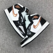 Jordan Air Jordan 1 Mid Sneakers Black White Gold 852542-007